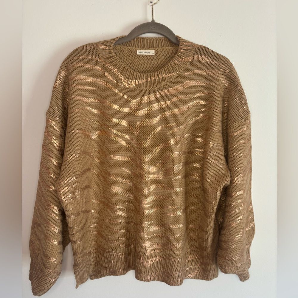 Andthewhy EUC beige/rose gold metallic zebra print balloon sleeve sweater sz S/M